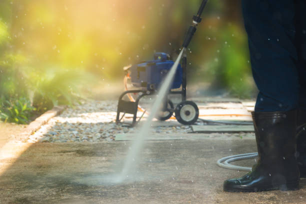 Best Pool Deck Cleaning  in University, FL